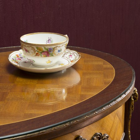 ルイ15世様式のオーバルテーブル