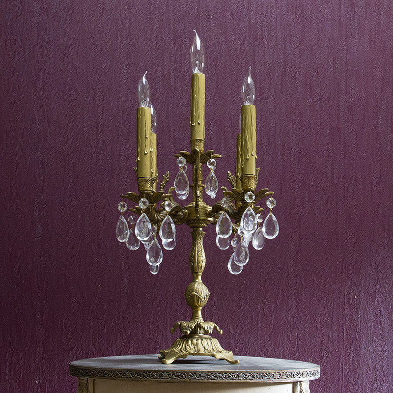 5灯の燭台スタイルのテーブルランプ