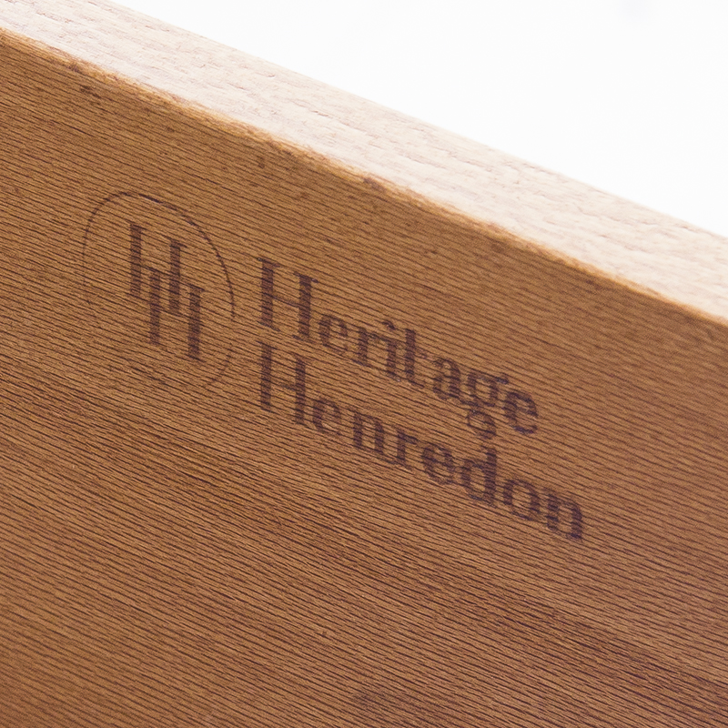 HENREDONのサイドボード