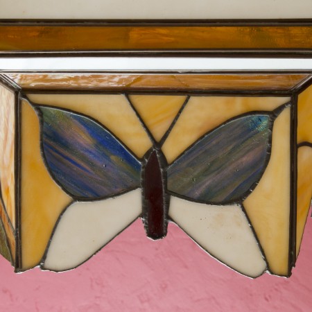 ステンドグラスのペンダントランプ/蝶とリーフモチーフ