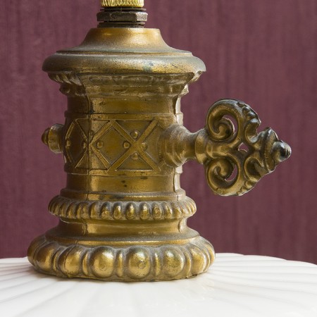陶器ボディのテーブルランプ/バラ模様